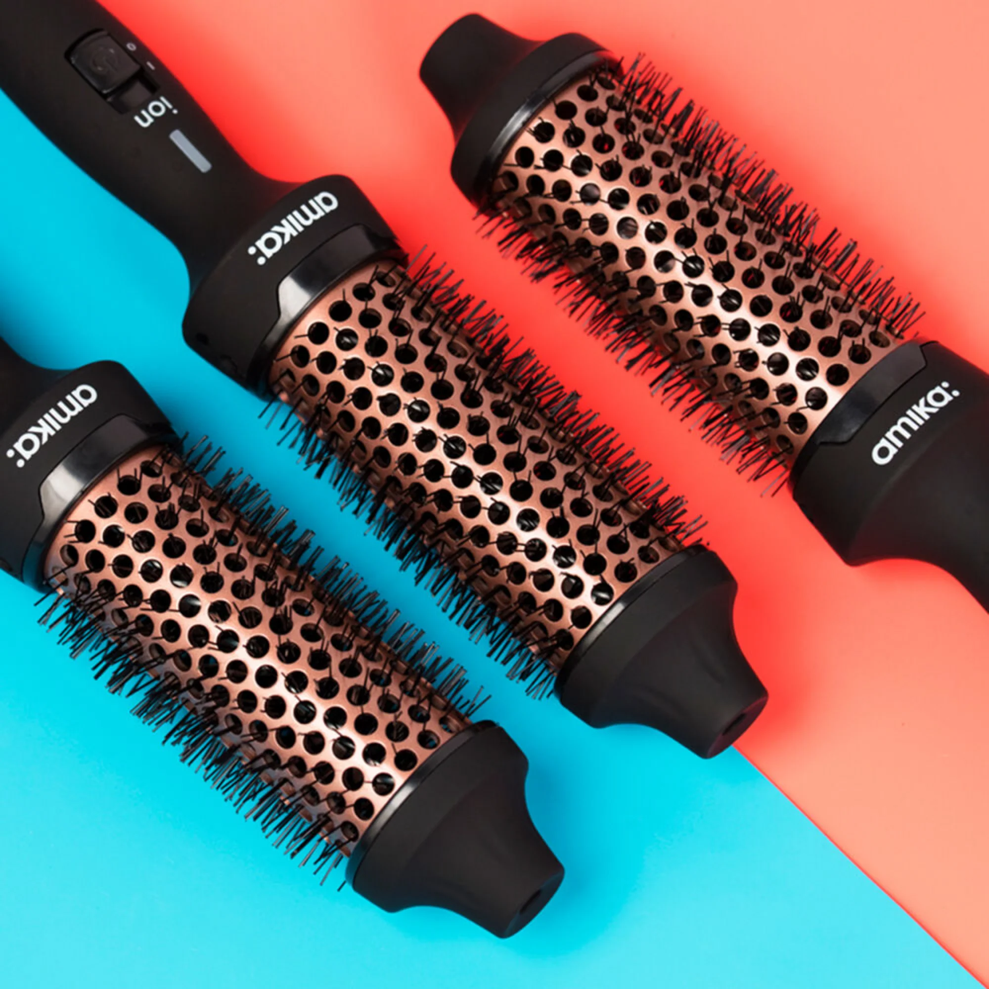 Amika Blowout Babe Thermal Brush - Image 4
