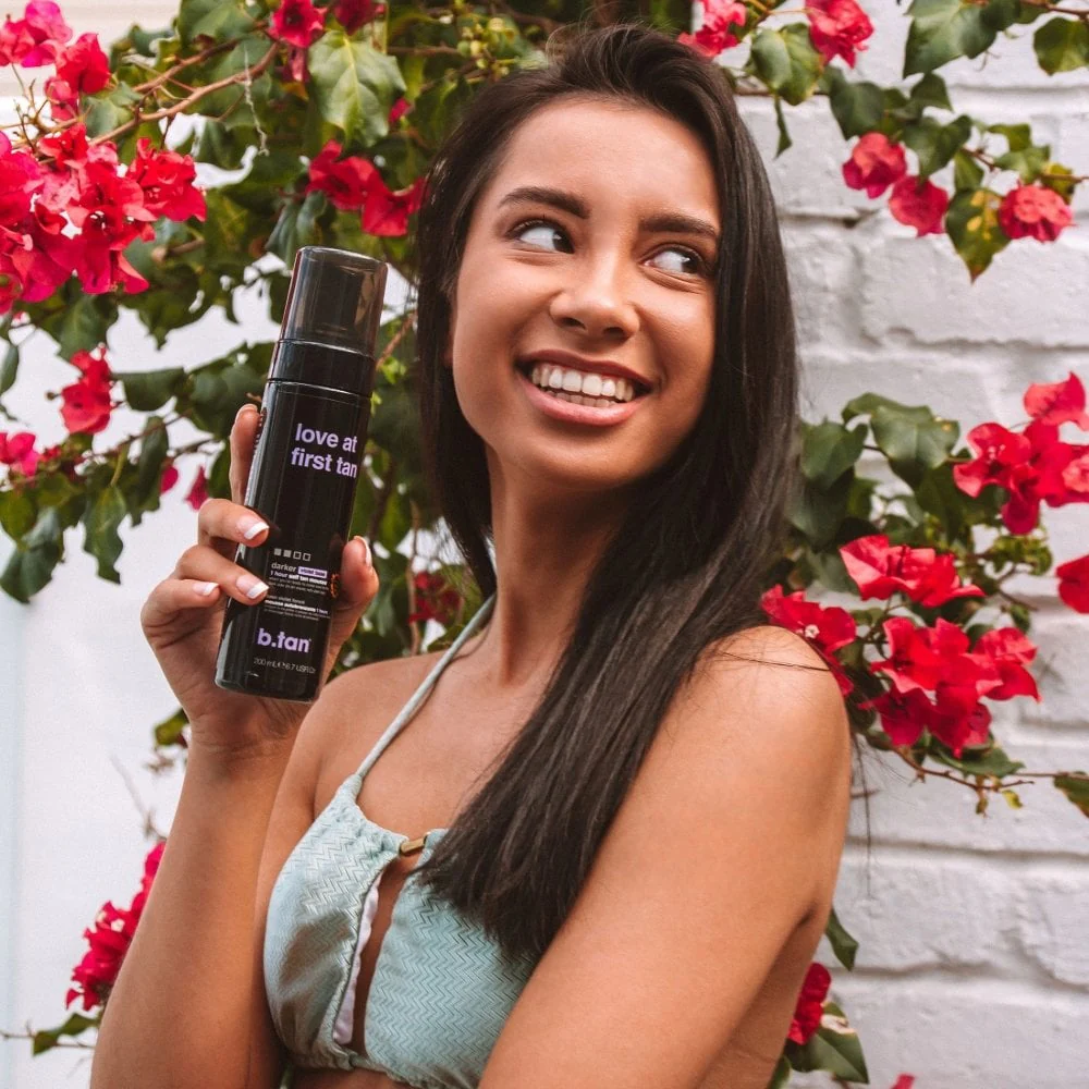 b.tan Love At First Tan 1 Hour Self Tan Mousse Darker 200ml - Image 3