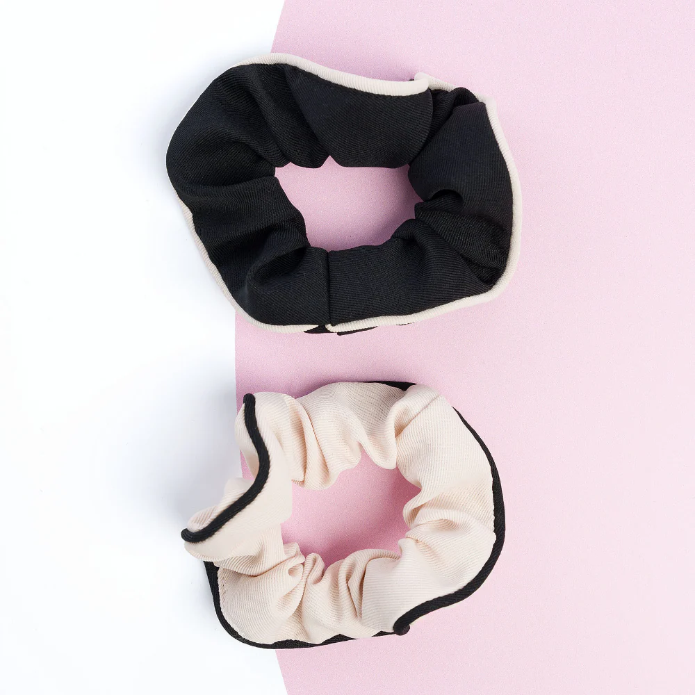 Brushworks Black & White Contrast Scrunchies Pack of 2 - Image 4