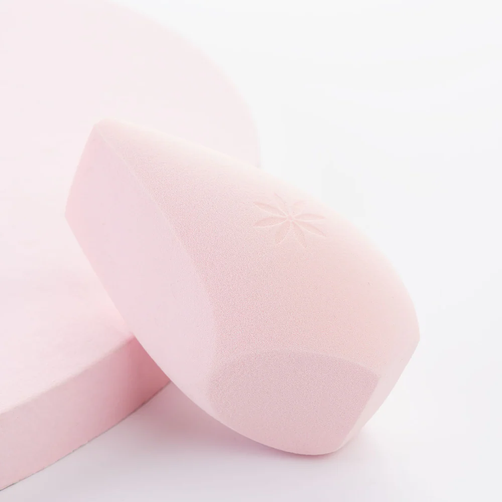 Brushworks Blend & Sculpt Complexion Sponge - Image 5
