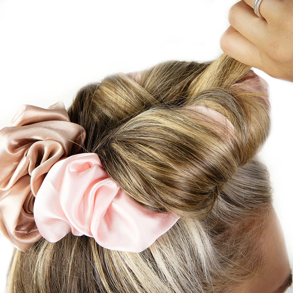 Brushworks HD Heatless Curling Scrunchie - Image 7