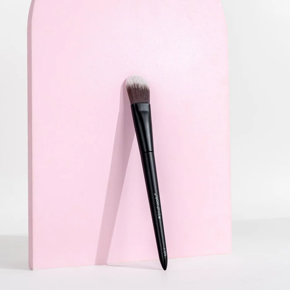 Brushworks No. 1 Foundation Brush - Image 2