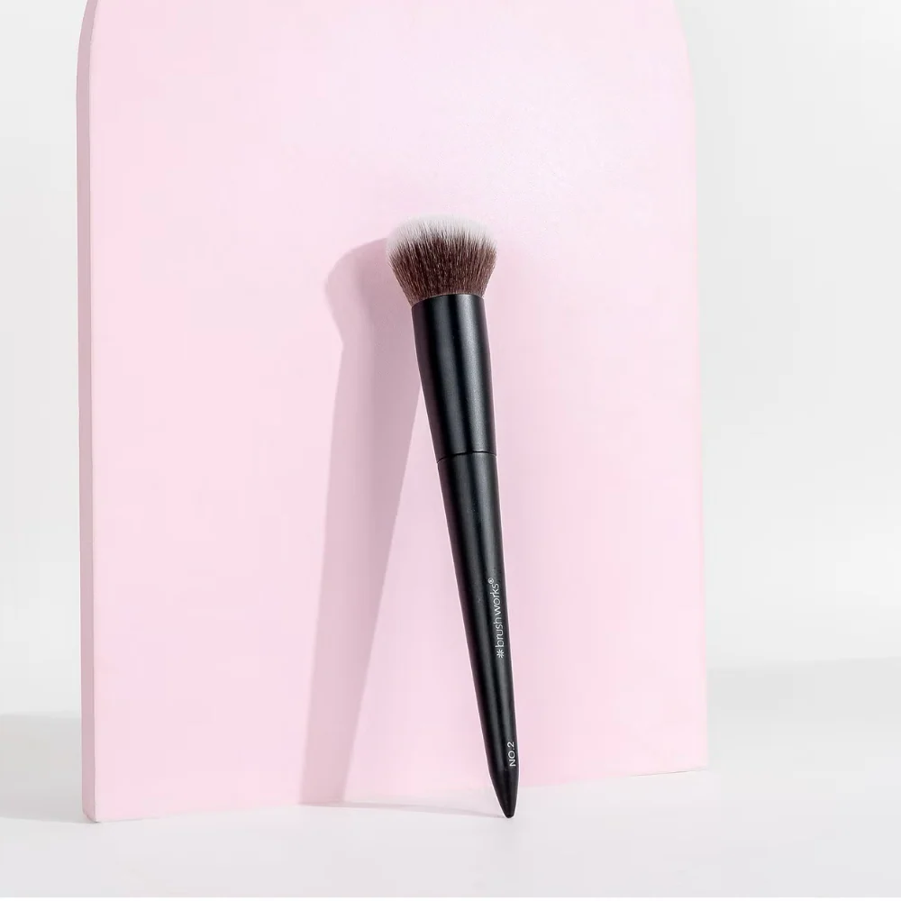 Brushworks No. 2 Buffing Foundation Brush - Image 2