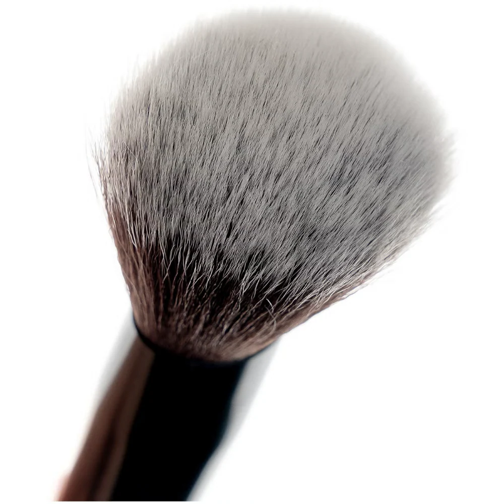 Brushworks No. 2 Buffing Foundation Brush - Image 3