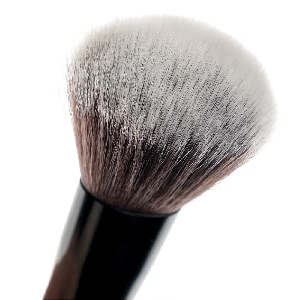 Brushworks No. 5 Powder Brush - Image 3