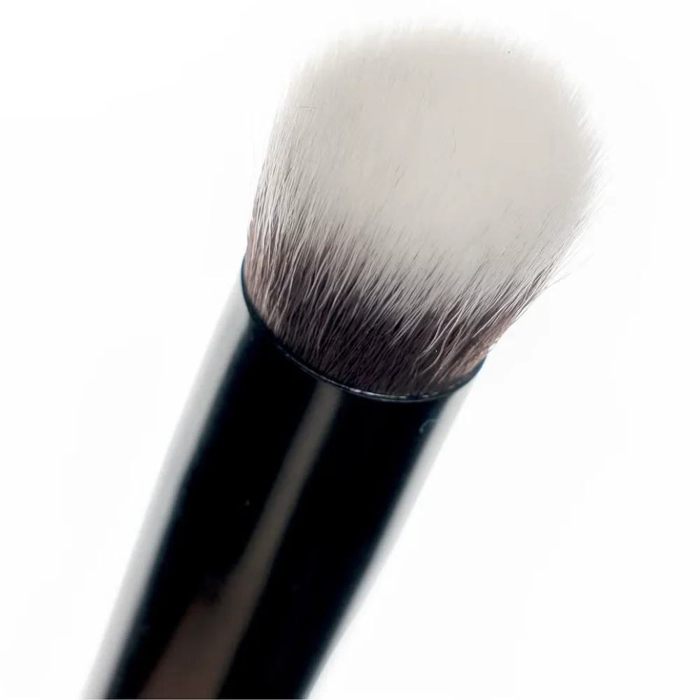 Brushworks No. 8 Precise Angled Concealer Buffing Brush - Image 3