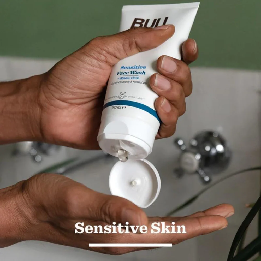 Bulldog Skincare Sensitive Face Wash 150ml - Image 3
