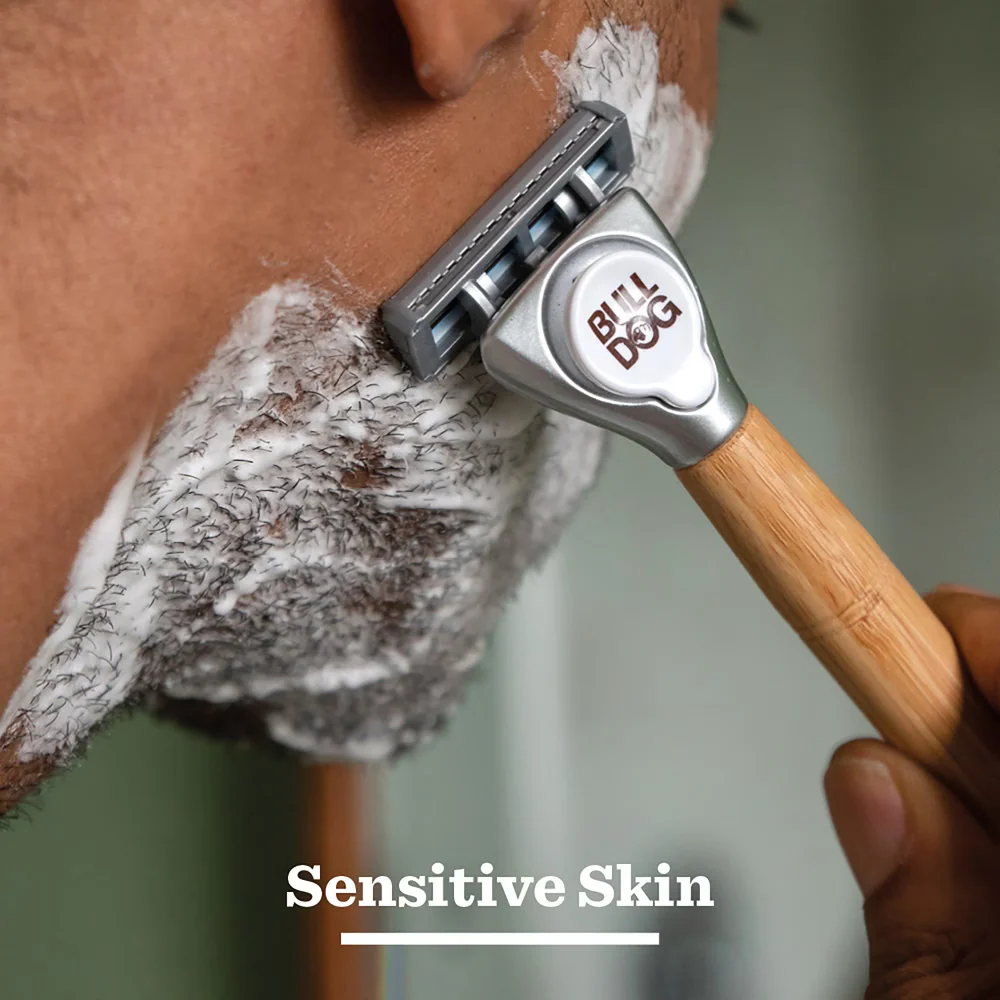 Bulldog Skincare Sensitive Foaming Shave Gel 200ml - Image 3