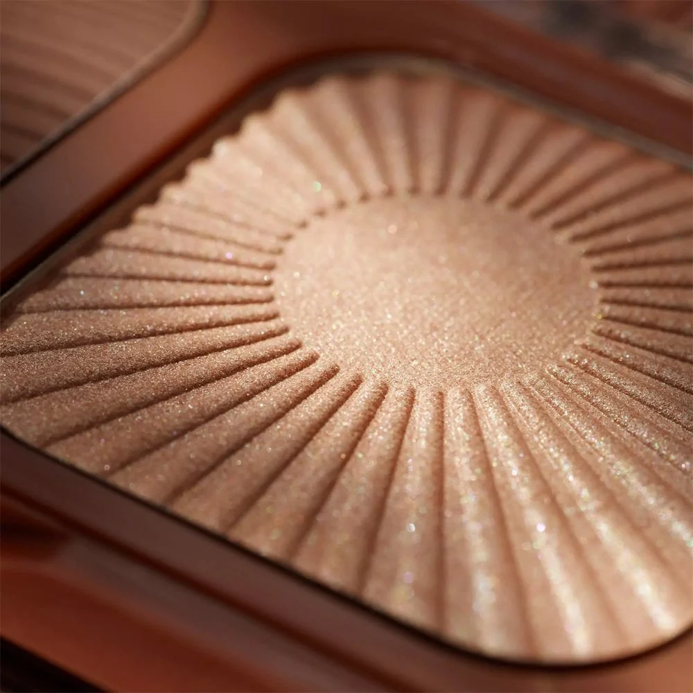 Catrice Cosmetics Holiday Skin Bronze & Glow 2 Colour Bronzer Palette - Image 7