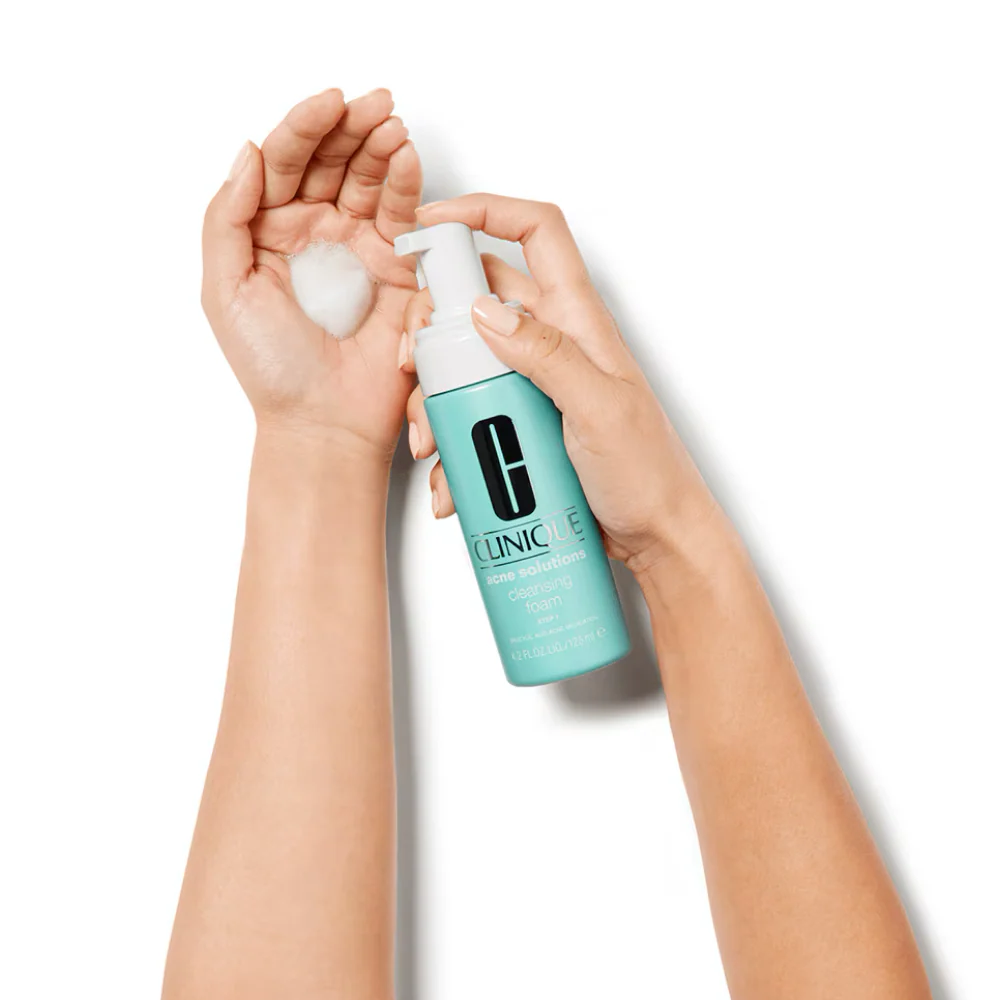 Clinique Anti-Blemish Solutions Cleansing Foam 125ml - Image 2