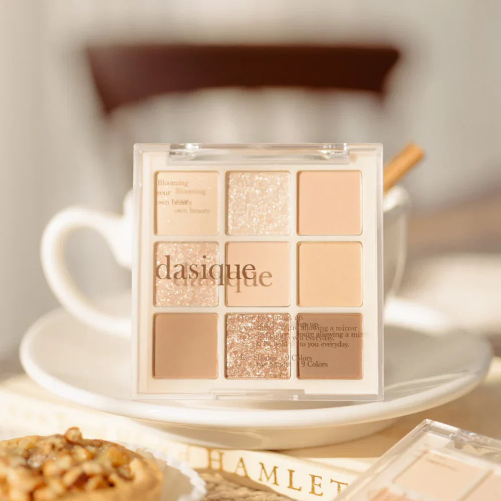 Dasique 9 Colour Eyeshadow Palette #07 Milk Latte - Image 5