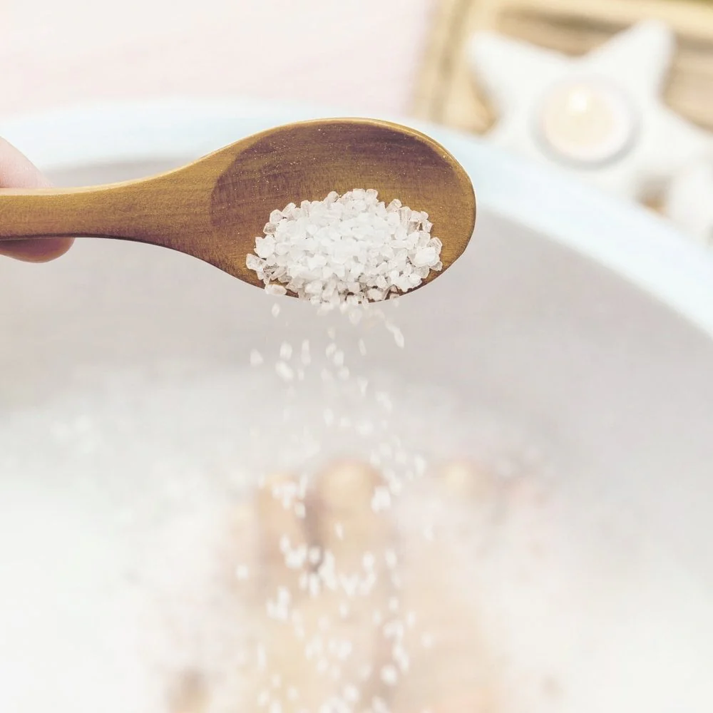 Dove Renewing Care Bath Salts Peony & Rose 900g - Image 3