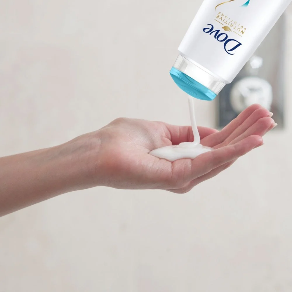 Dove Ultra Care Daily Moisture Shampoo 400ml - Image 4