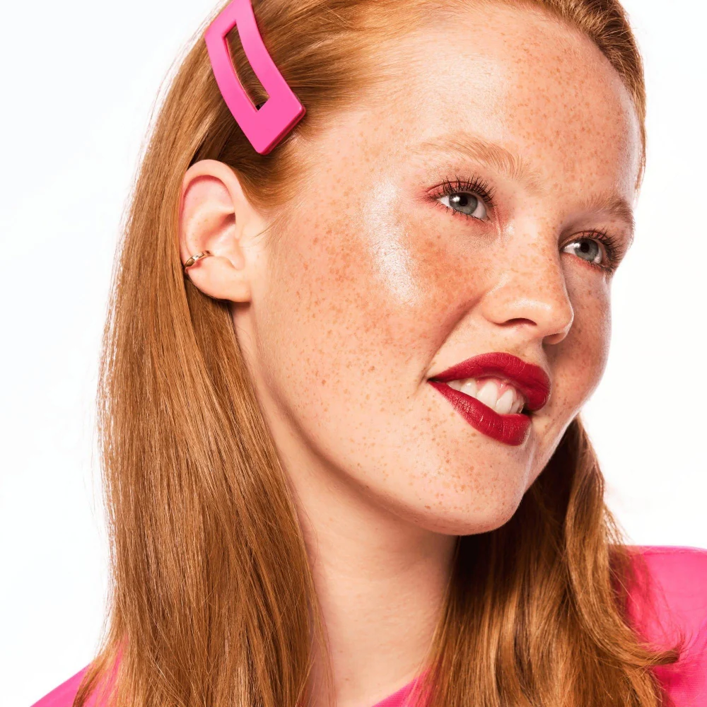 Essence Baby Got Holo Glow Highlighter Stick 5g - Image 5
