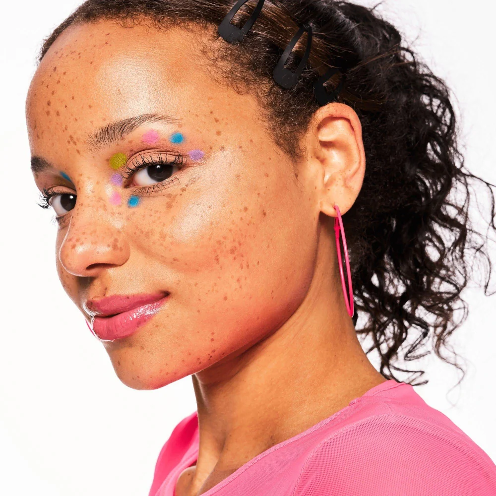 Essence Baby Got Holo Glow Highlighter Stick 5g - Image 6