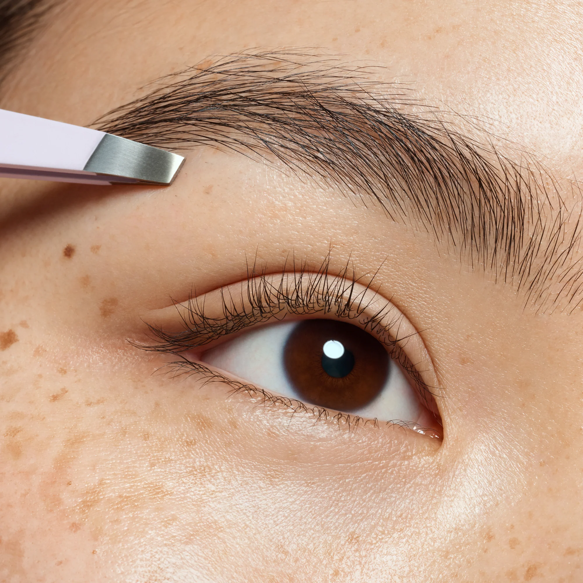Essence Brow Tweezer - Image 3
