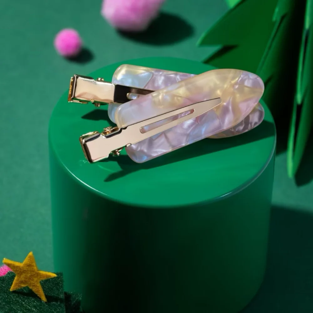 Essence Little Xmas Wonder Advent Calendar 2025 - Image 4