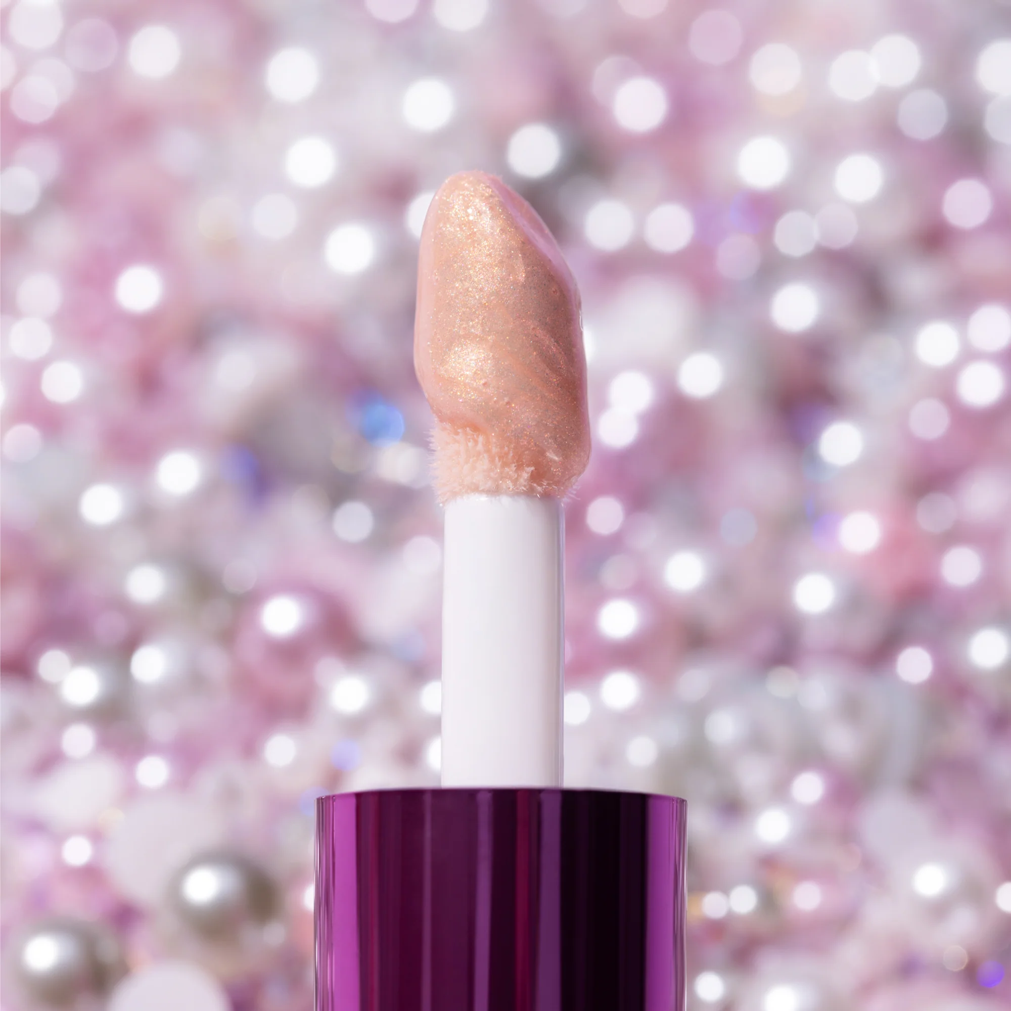 Essence Pearly Potion Multi-Reflective Lip Gloss 01 Golden Peach 2.5g - Image 6