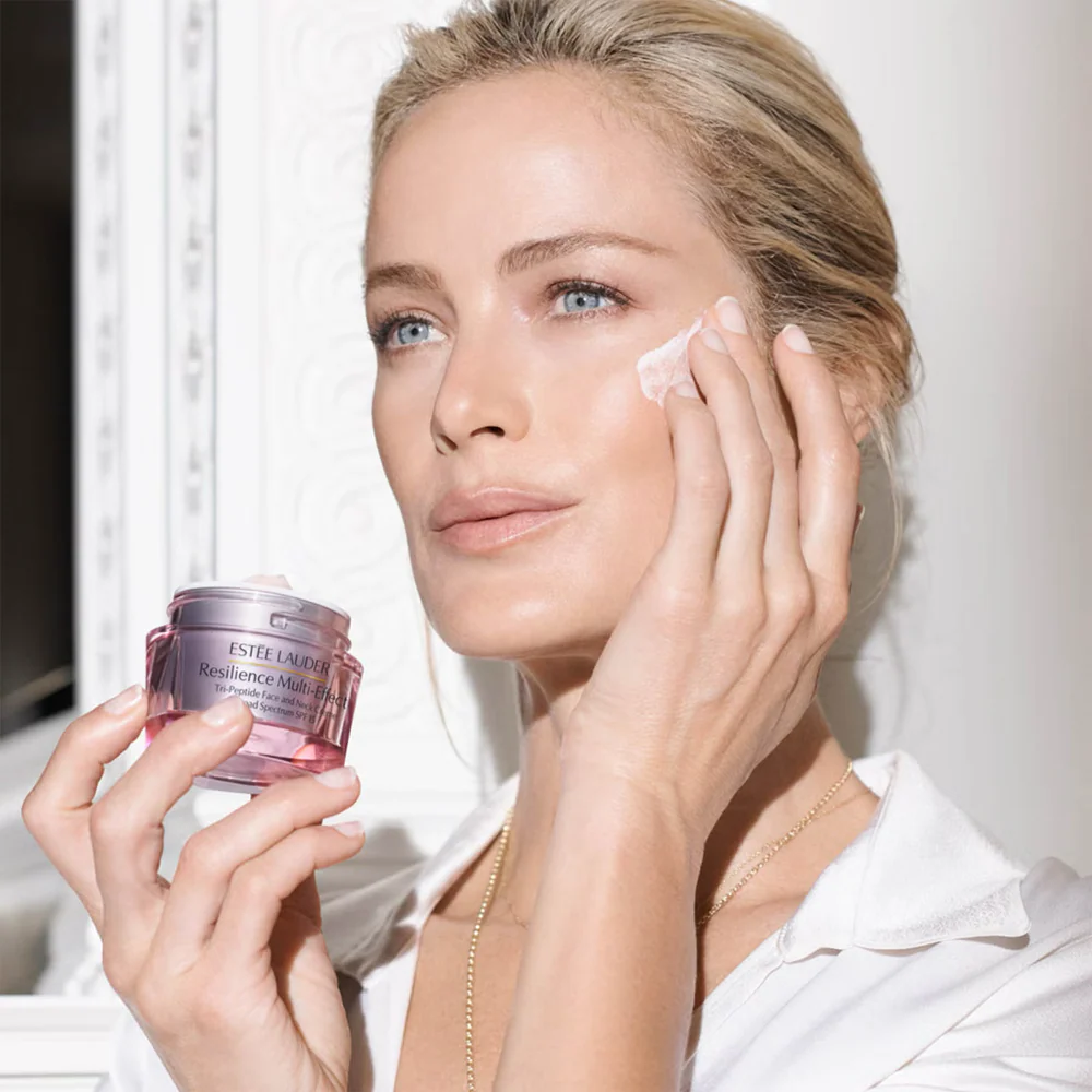 Estée Lauder Resilience Multi-Effect Tri-Peptide Face & Neck Crème Moisturiser for Normal/Combination Skin SPF15 50ml - Image 6