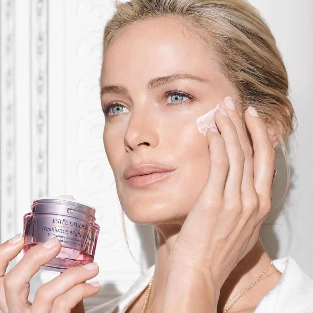 Estée Lauder Resilience Multi-Effect Tri-Peptide Face & Neck Creme Moisturiser SPF15 50ml - Image 2