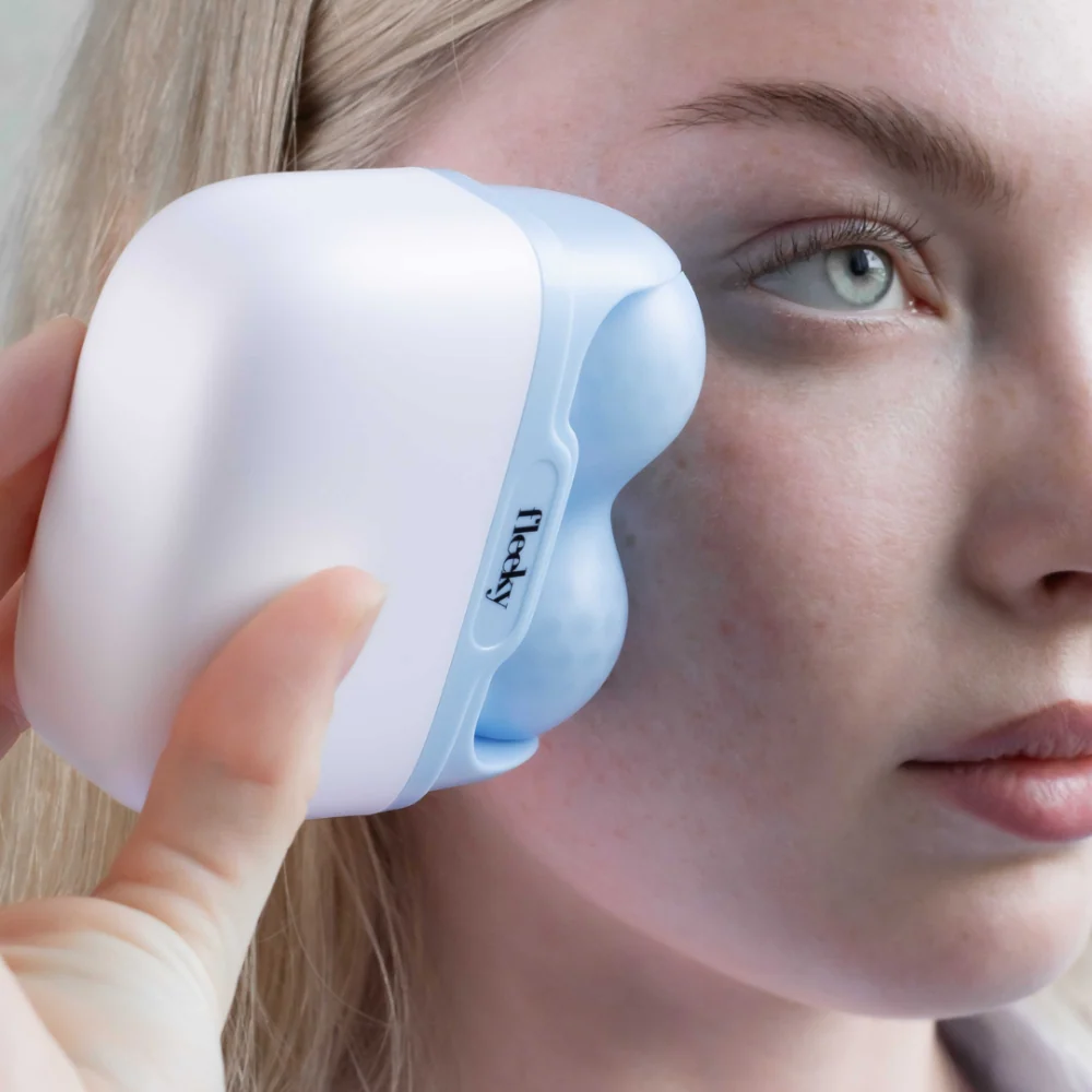 Fleeky Facial Ice Roller - Image 3
