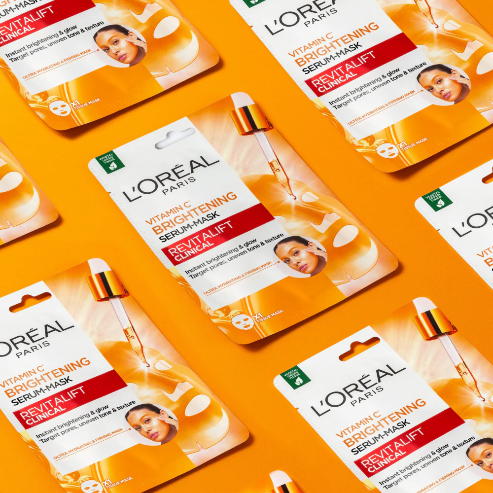 L'Oreal Paris Revitalift Clinical Vitamin C* Brightening Serum Mask 26g - Image 3