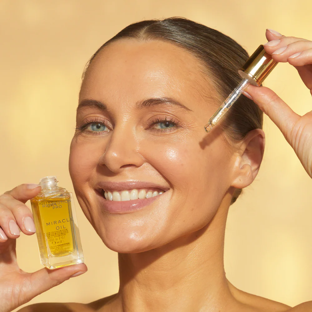 Makeup Revolution Pro Miracle Oil 30ml - Image 10