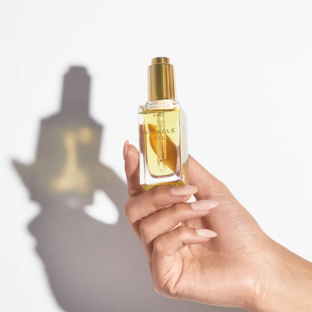 Makeup Revolution Pro Miracle Oil 30ml - Image 7