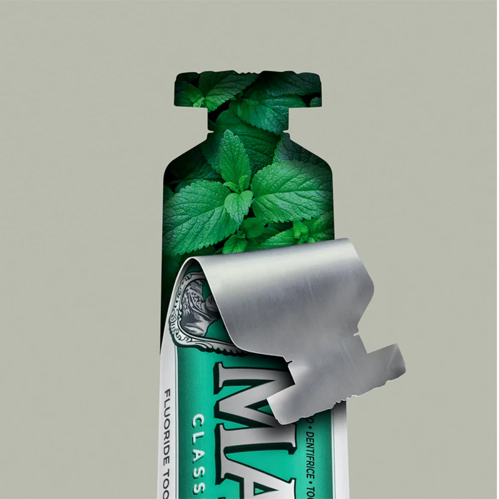 Marvis Classic Strong Mint Toothpaste 25ml - Image 2