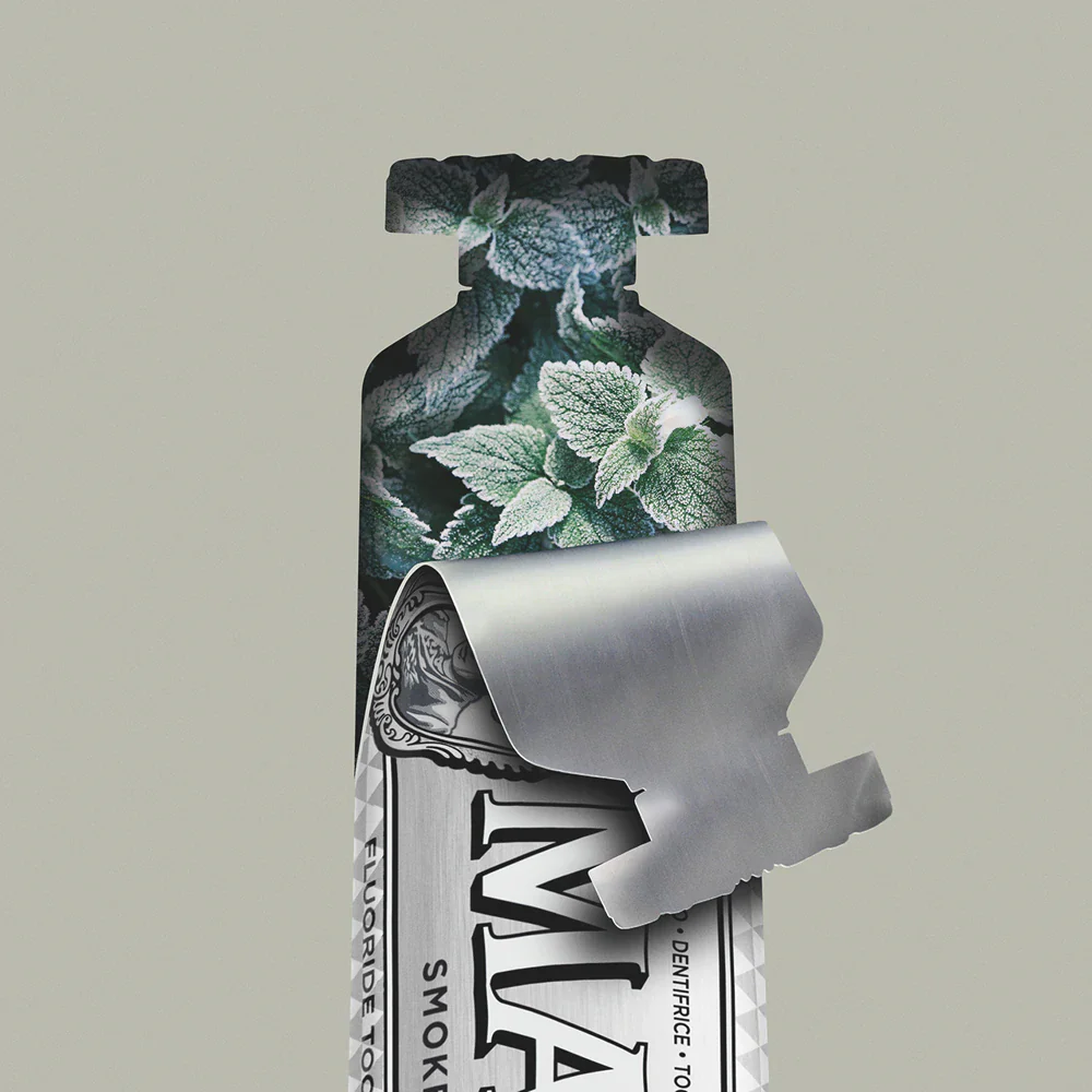 Marvis Smokers Whitening Mint Toothpaste 25ml - Image 2