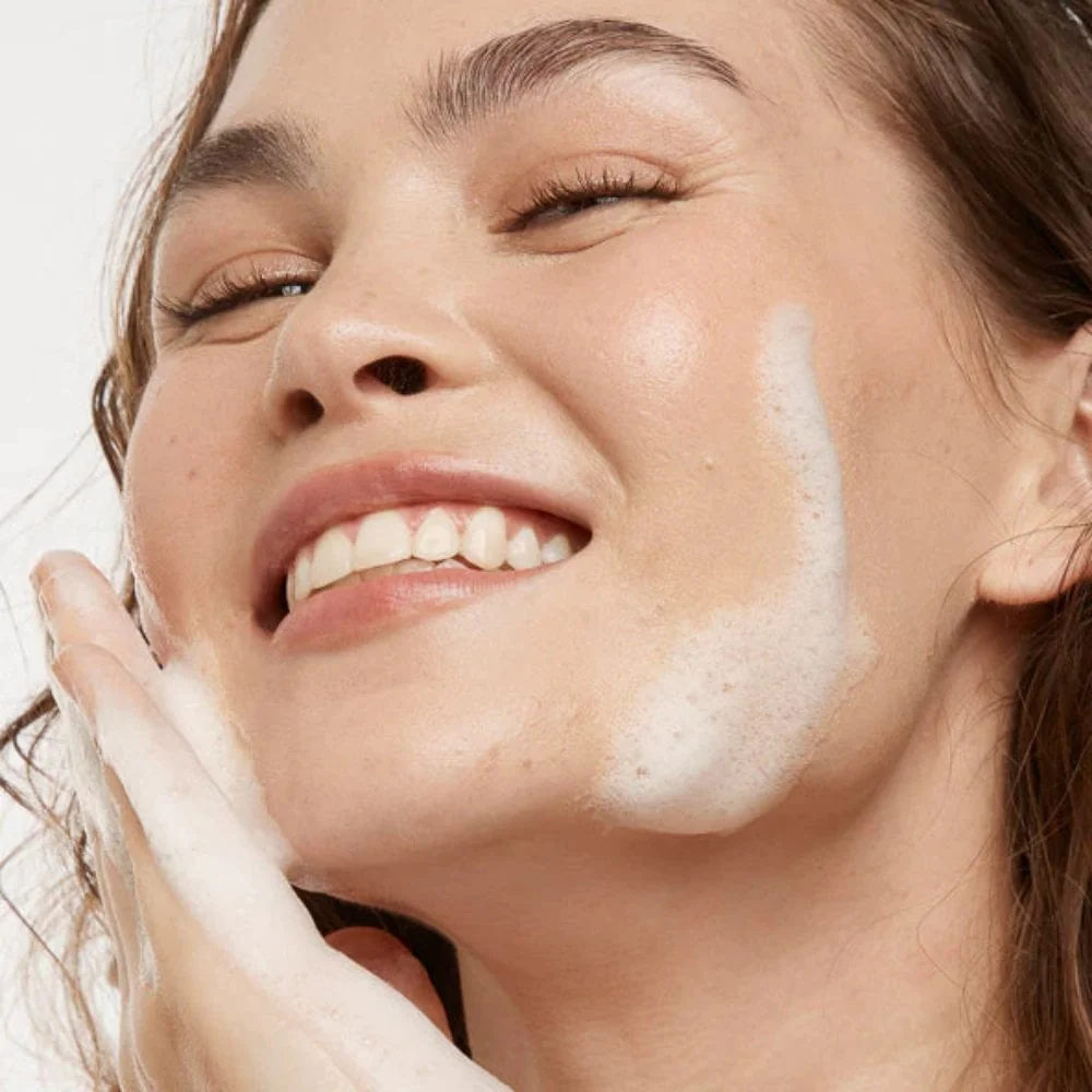 MooGoo Gentle Foaming Face Cleanser 200ml - Image 2