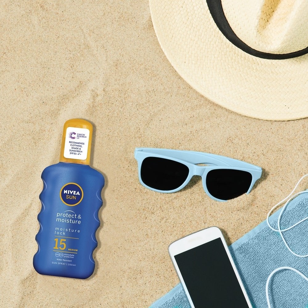 Nivea Sun Protect & Moisture Sun Cream Spray SPF15 200ml - Image 3