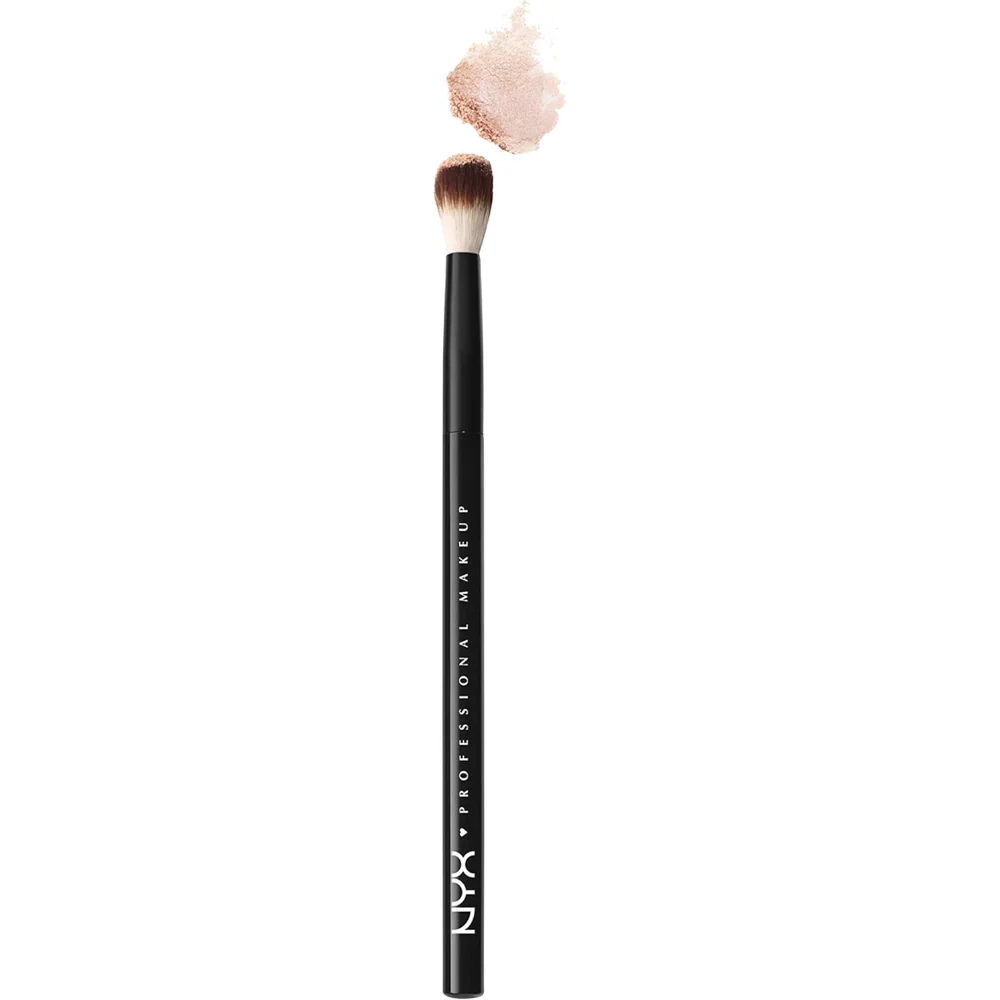 NYX Professional Makeup Pro Blending Bold Rounded Brush - Image 2