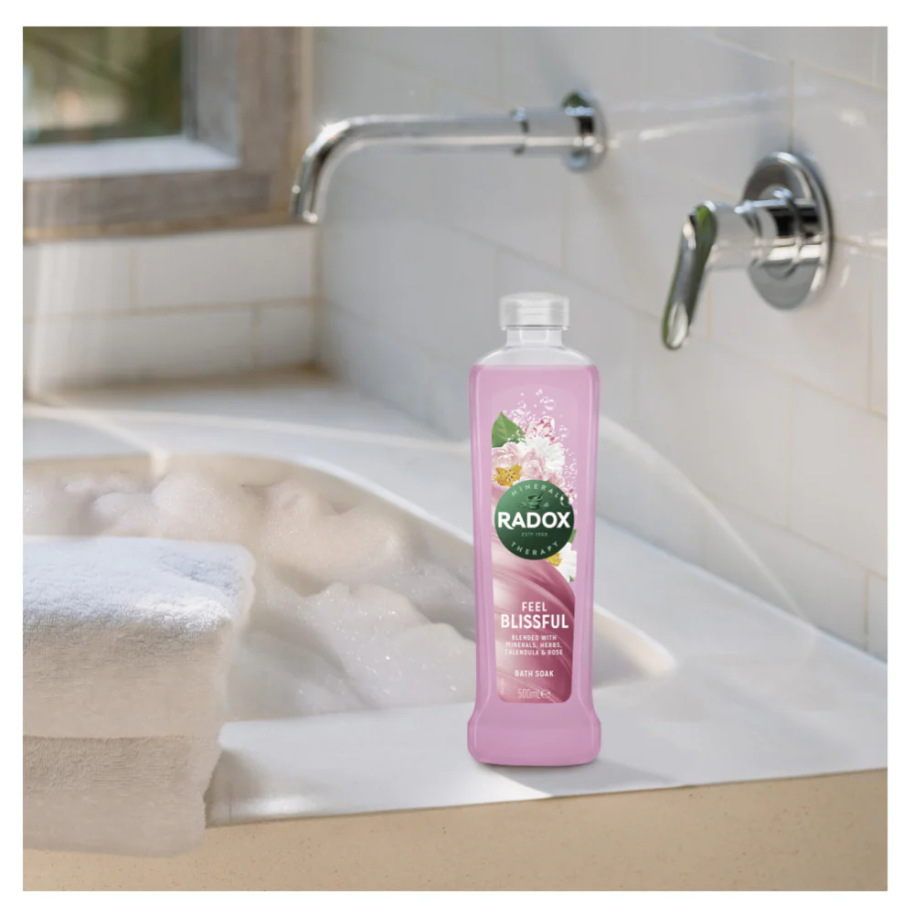 Radox Bath Soak Feel Blissful 500ml - Image 4
