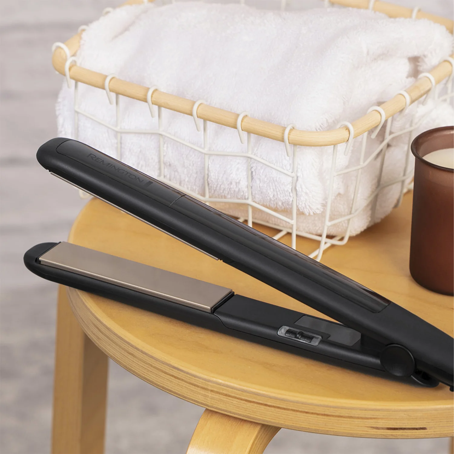 Remington Ceramic 215 Slim Hair Straightener S1370 - Image 2