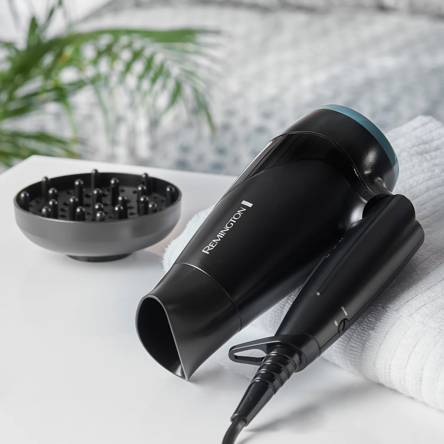Remington On The Go 2000W Compact Travel Hairdryer D1500 - Image 2