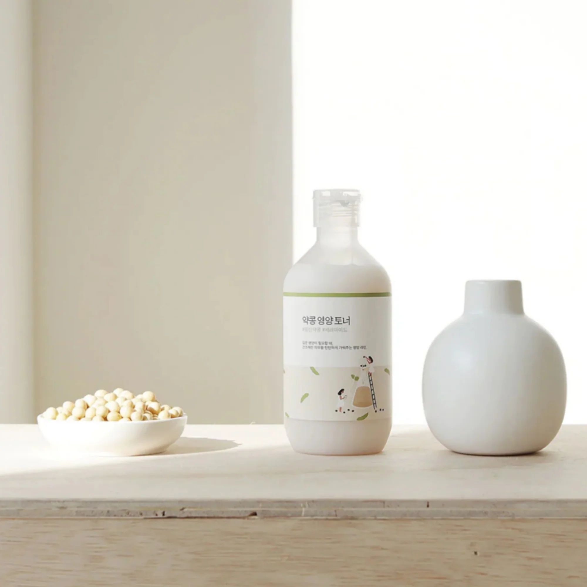 Round Lab Soybean Nourishing Toner 300ml - Image 2