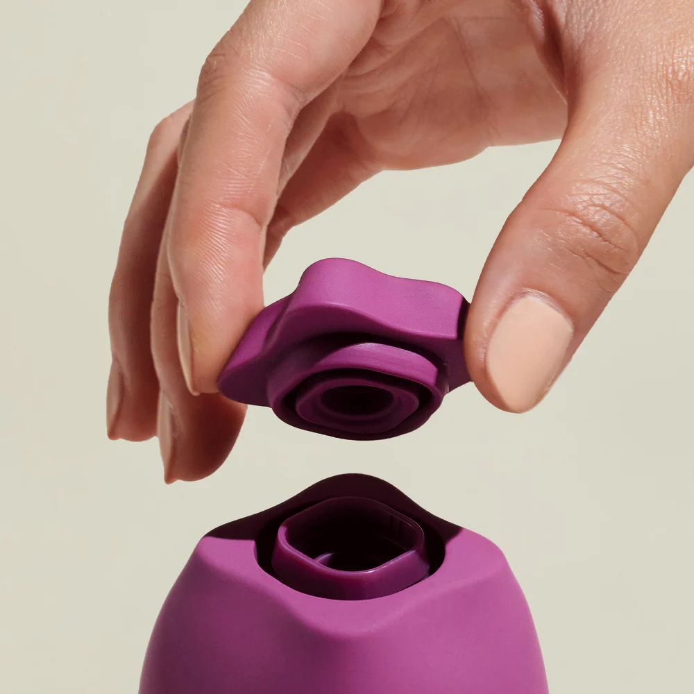 Smile Makers The Poet Clitoral Suction Vibrator - Image 6