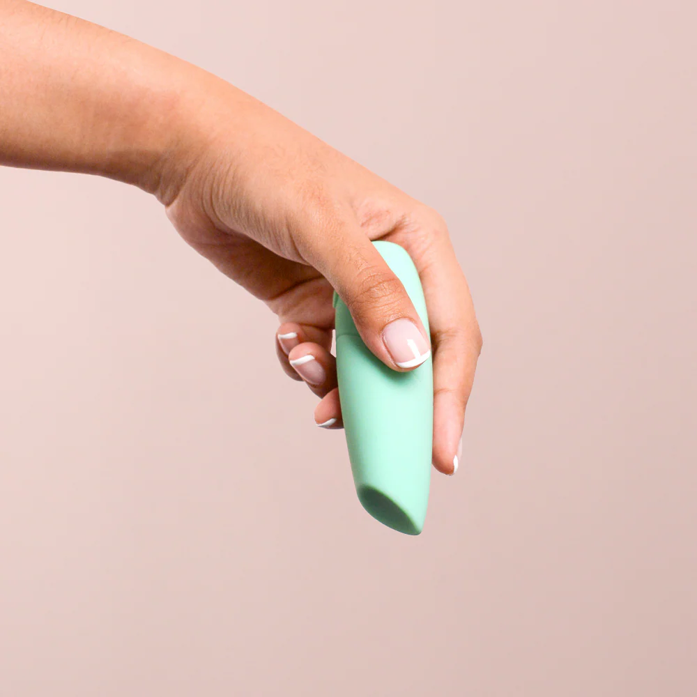 Smile Makers The Whisperer Lipstick Vibrator - Image 5