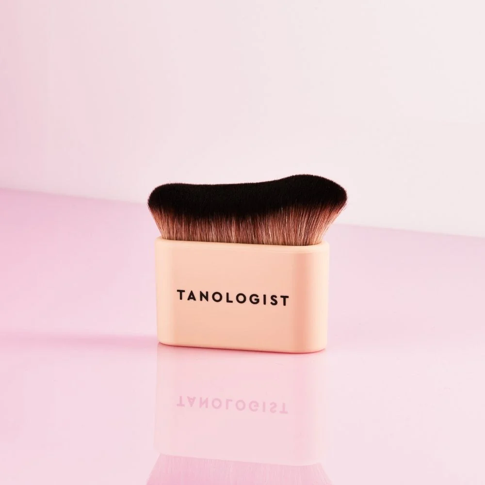 Tanologist Kabuki Blending Brush - Image 3