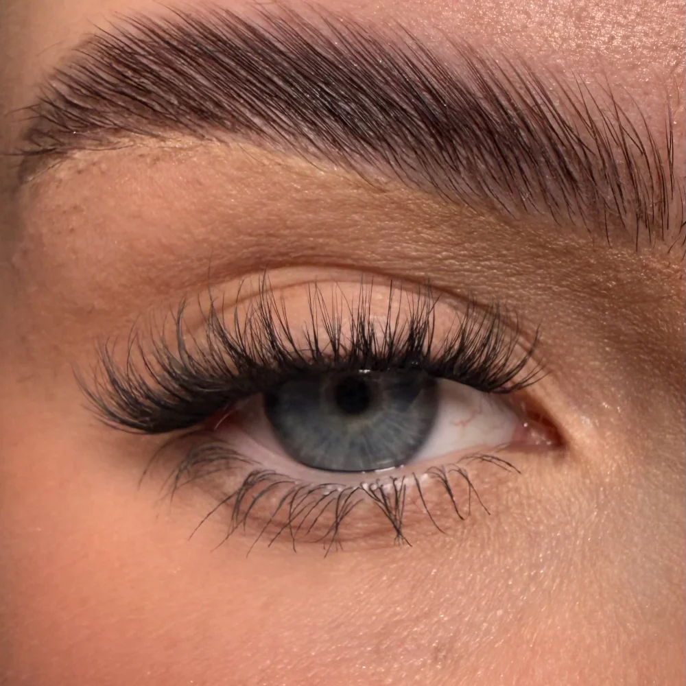 Unicorn Cosmetics G.T.F.O Super Pre-Glued Party Lashes - Image 3