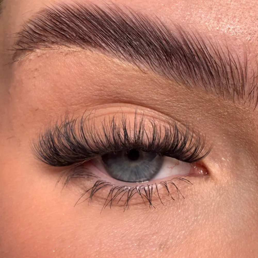 Unicorn Cosmetics HYBRIDS Super Pre-Glued Party Lashes - Image 3