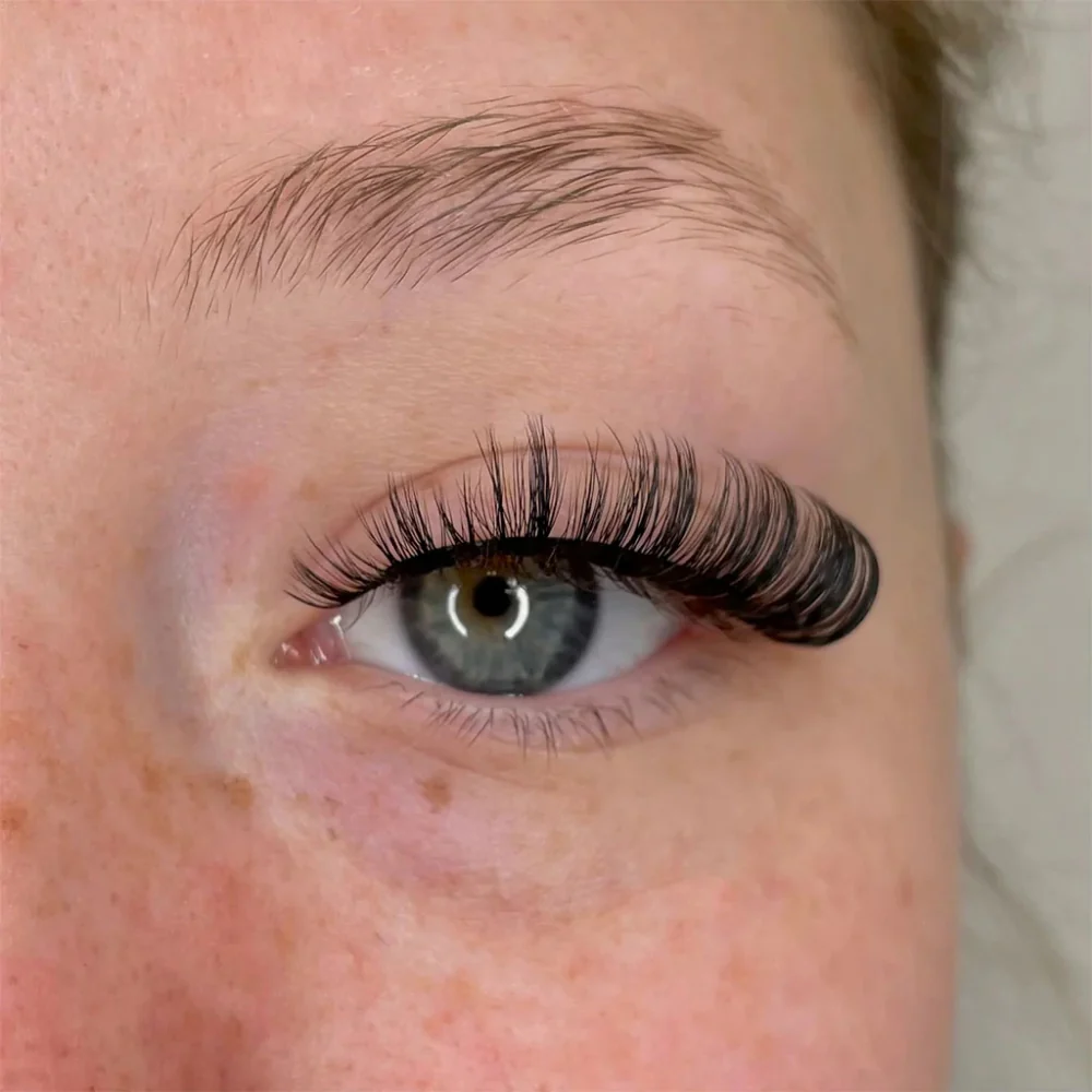 Unicorn Cosmetics Russian Volume 4 Real Unicorn Strip Lashes Black - Image 3