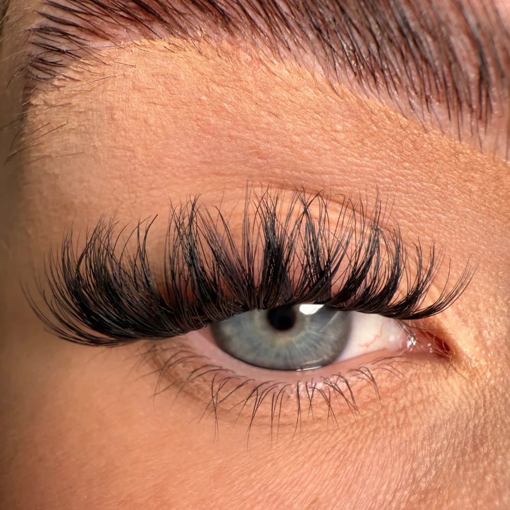 Unicorn Cosmetics S.T.F.U. Super Pre-Glued Party Lashes - Image 2