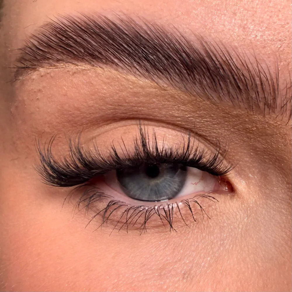 Unicorn Cosmetics SLAY Super Pre-Glued Party Lashes - Image 3