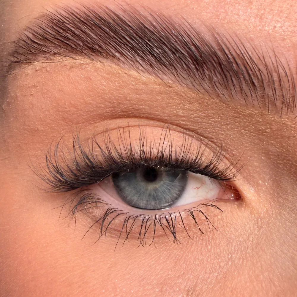Unicorn Cosmetics XOXO Super Pre-Glued Party Lashes - Image 3