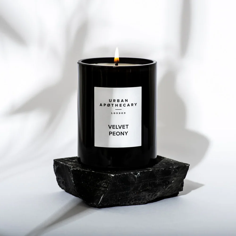 Urban Apothecary Velvet Peony Signature Jar Candle 300g - Image 3
