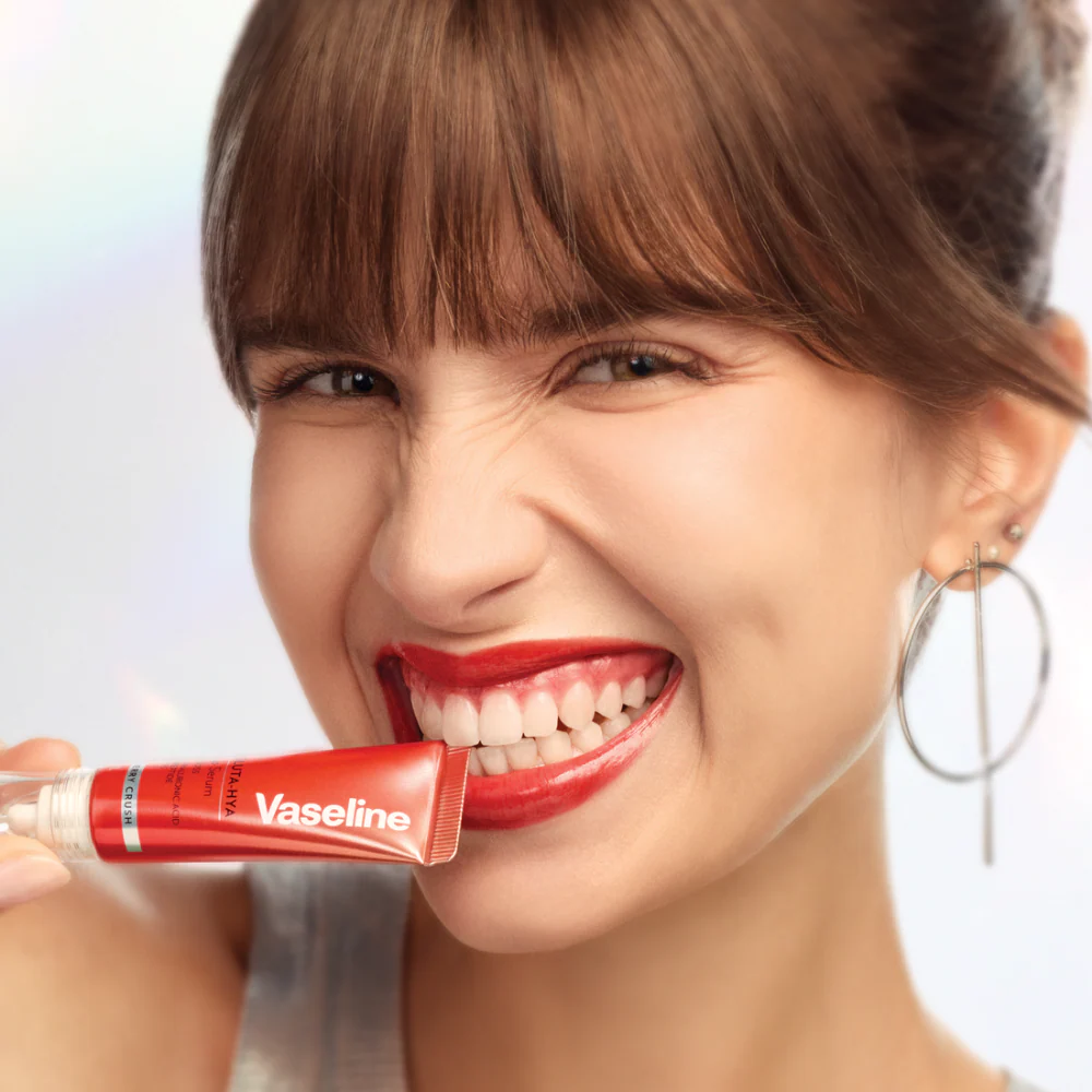 Vaseline Gluta-Hya Lip Serum Gloss Cherry Crush 10ml - Image 3