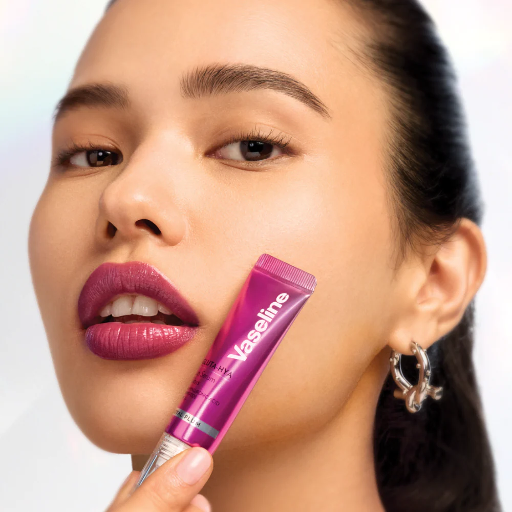 Vaseline Gluta-Hya Lip Serum Gloss Royal Plum 10ml - Image 3