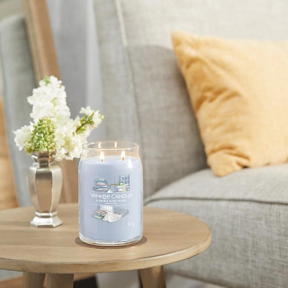 Yankee Candle A Calm & Quiet Place Large Signature Tumbler Jar Candle - Image 3